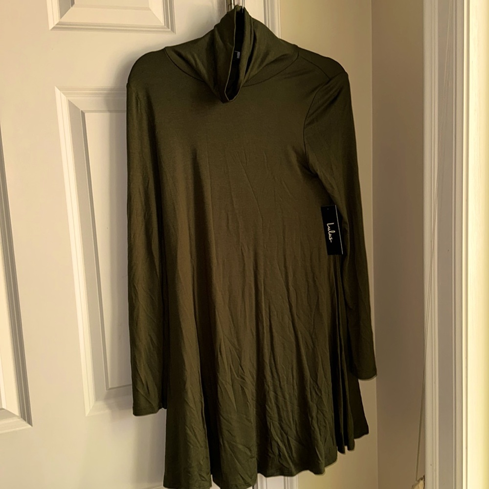 Lulu’s Green turtleneck fall dress